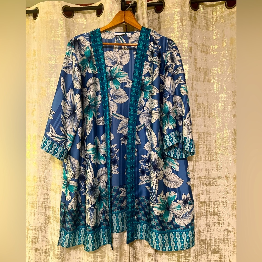 Susan Graver House Robe, silk feel, Size US Large, blue, flowers